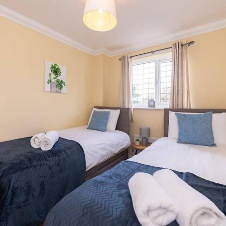 Ratby House - Spacious 3 Bed With Garden & Parking Earley Εξωτερικό φωτογραφία