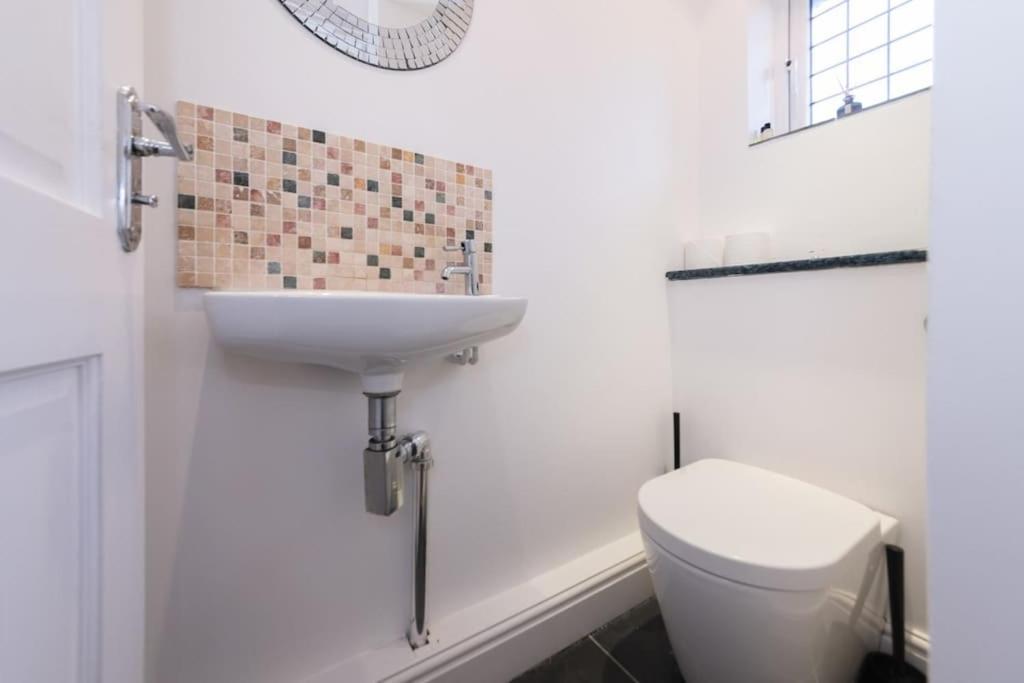 Ratby House - Spacious 3 Bed With Garden & Parking Earley Εξωτερικό φωτογραφία